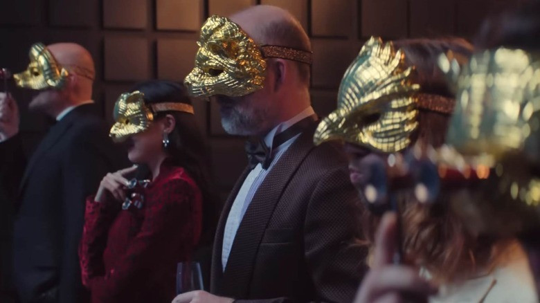 Theo đạo diễn Hwang, dù nhân vật do ông tạo ra không lấy cảm hứng từ người thật, nhưng một số VIP vẻ giống Elon Musk.