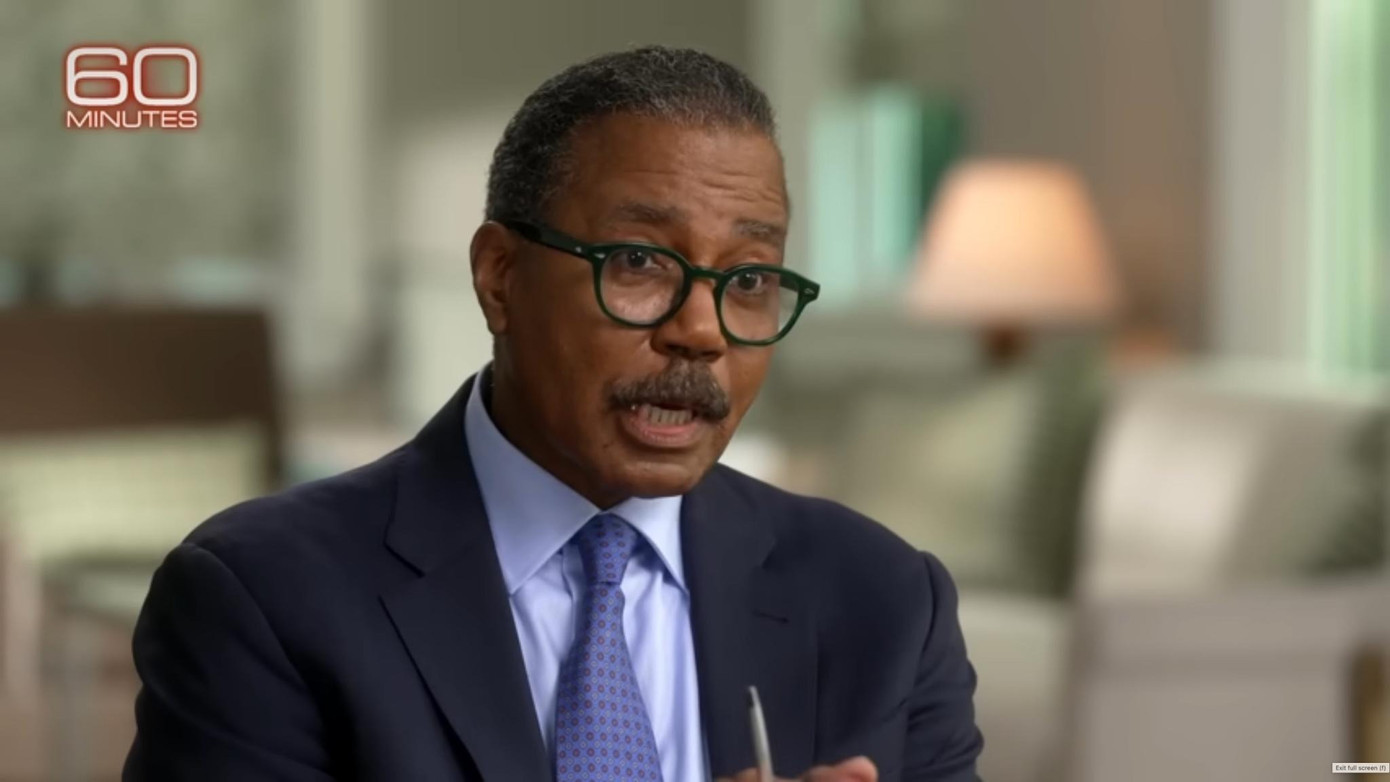 Bill Whitaker khóc vì bị buộc phải nhượng bộ trước ông Trump.