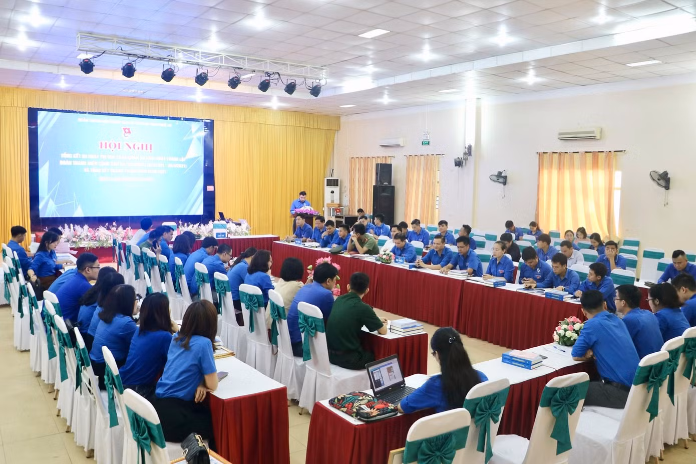 Toàn cảnh hội nghị Toàn cảnh hội nghị