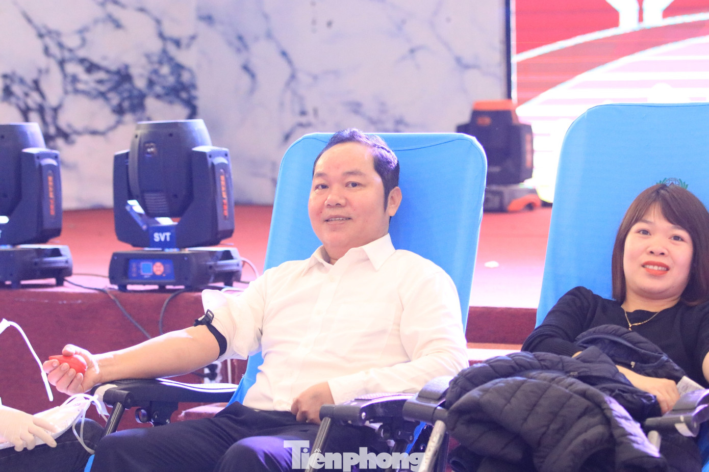 Ông Trần Ngọc Sơn - Chánh án tòa án nhân dân tỉnh Nghệ An đã có 20 lần tham gia hiến máu chia sẻ: “Năm nào tôi cũng tham gia hiến máu, năm nhiều nhất là 4 lần. Hiến máu là việc làm ý nghĩa, nhân văn, giúp được những người cần truyền máu. Cần lan tỏa thông điệp của Chủ Nhật Đỏ để mỗi người biết được ý nghĩa và tích cực tham gia hiến máu”.