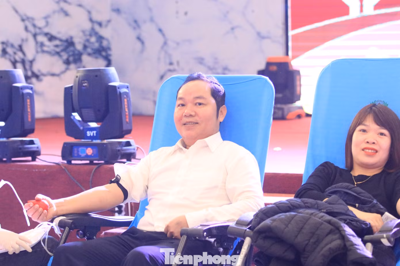 Ông Trần Ngọc Sơn - Chánh án tòa án nhân dân tỉnh Nghệ An đã có 20 lần tham gia hiến máu chia sẻ: “Năm nào tôi cũng tham gia hiến máu, năm nhiều nhất là 4 lần. Hiến máu là việc làm ý nghĩa, nhân văn, giúp được những người cần truyền máu. Cần lan tỏa thông điệp của Chủ Nhật Đỏ để mỗi người biết được ý nghĩa và tích cực tham gia hiến máu”.