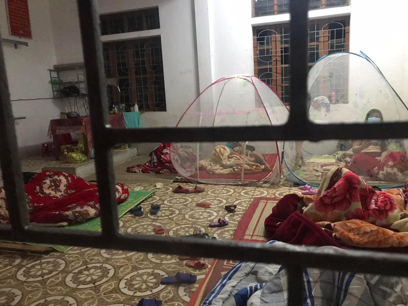 Trường Tiểu học Lạng Khê thành nơi điều trị bệnh nhân COVID-19 Trường Tiểu học Lạng Khê thành nơi điều trị bệnh nhân COVID-19