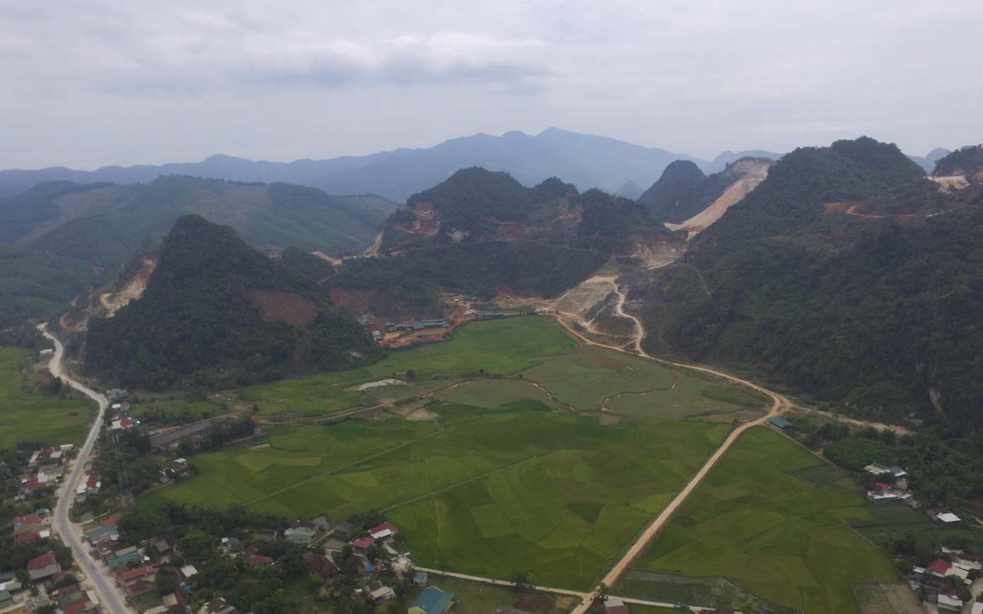 Khu vực khai thác khoáng sản của công ty Tân Hoàng Khang Khu vực khai thác khoáng sản của công ty Tân Hoàng Khang