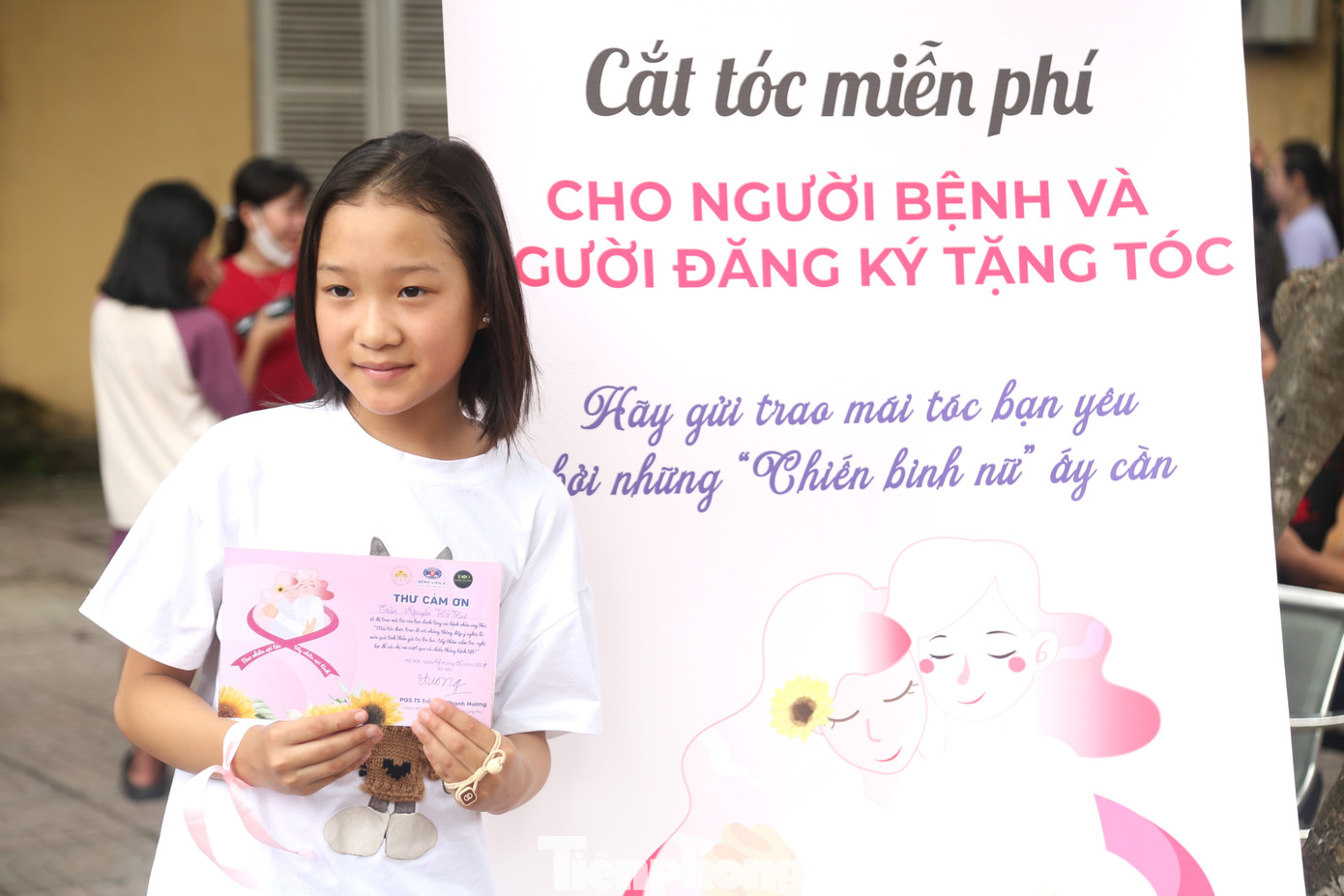 Niềm vui sau khi hiến tóc.