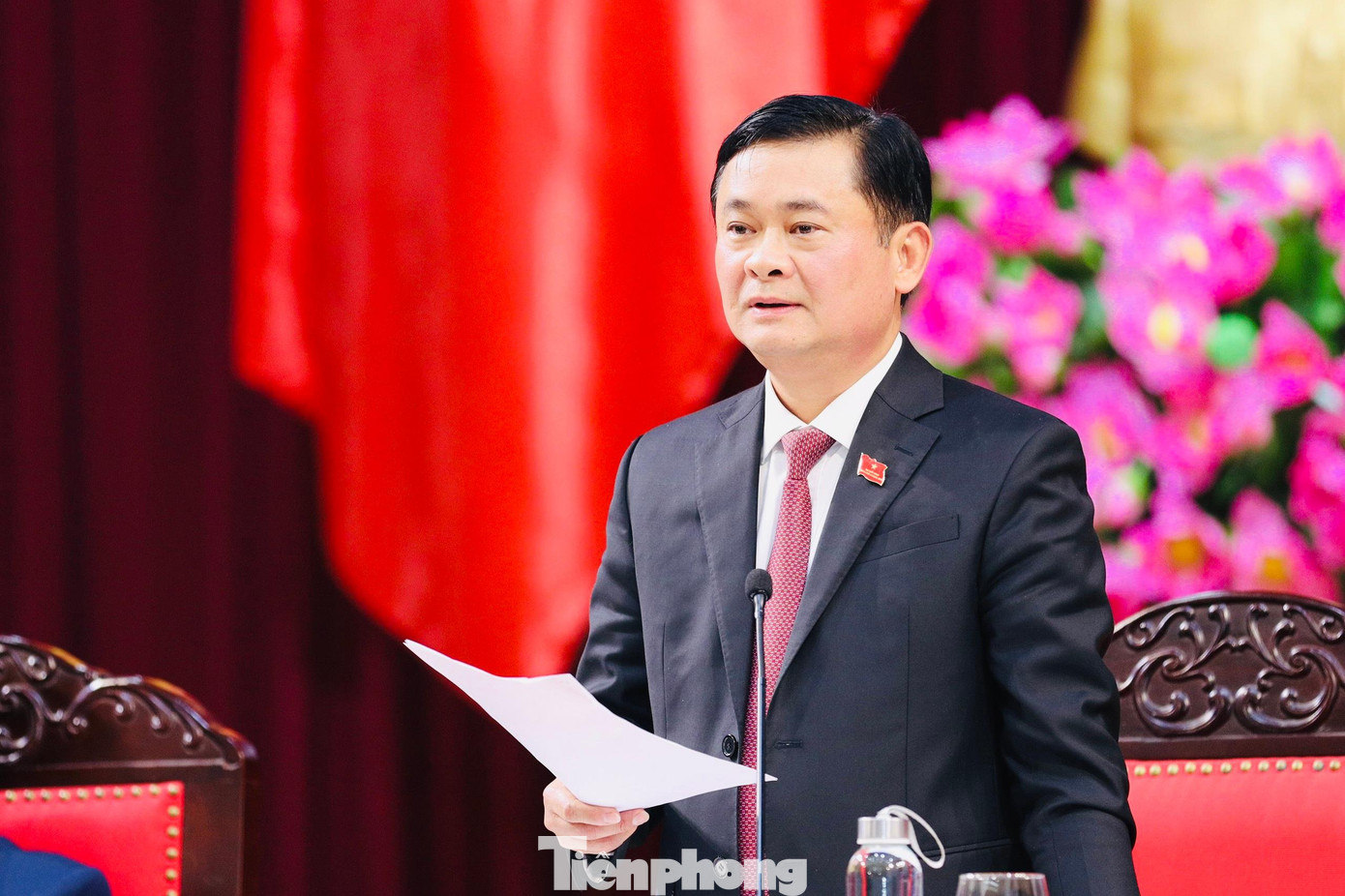 Ông Thái Thanh Quý - Bí thư Tỉnh ủy Nghệ An chủ trì kỳ họp