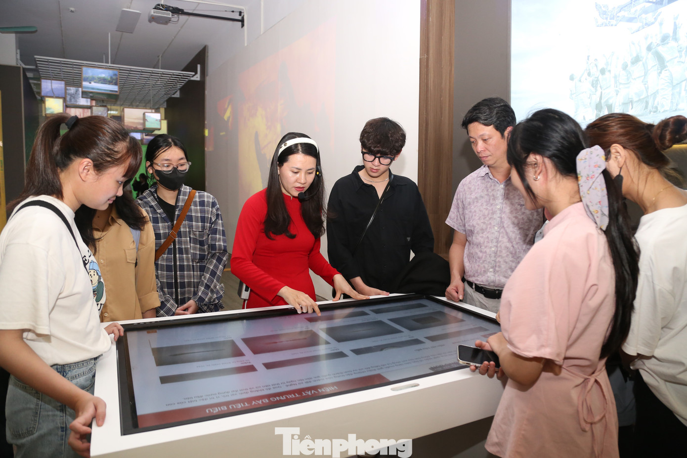 Đến với không gian này, du khách sẽ được trải nghiệm nhiều ứng dụng công nghệ số hiện đại. Từ trưng bày ảo, tham quan tương tác 3D, thuyết minh tự động, tham quan qua kính thực tế ảo…