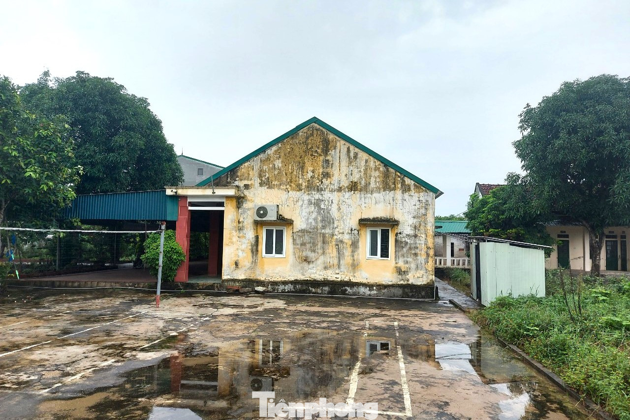 Sau hơn 40 năm, Trạm Y tế xã Nghi Ân đã xuống cấp.