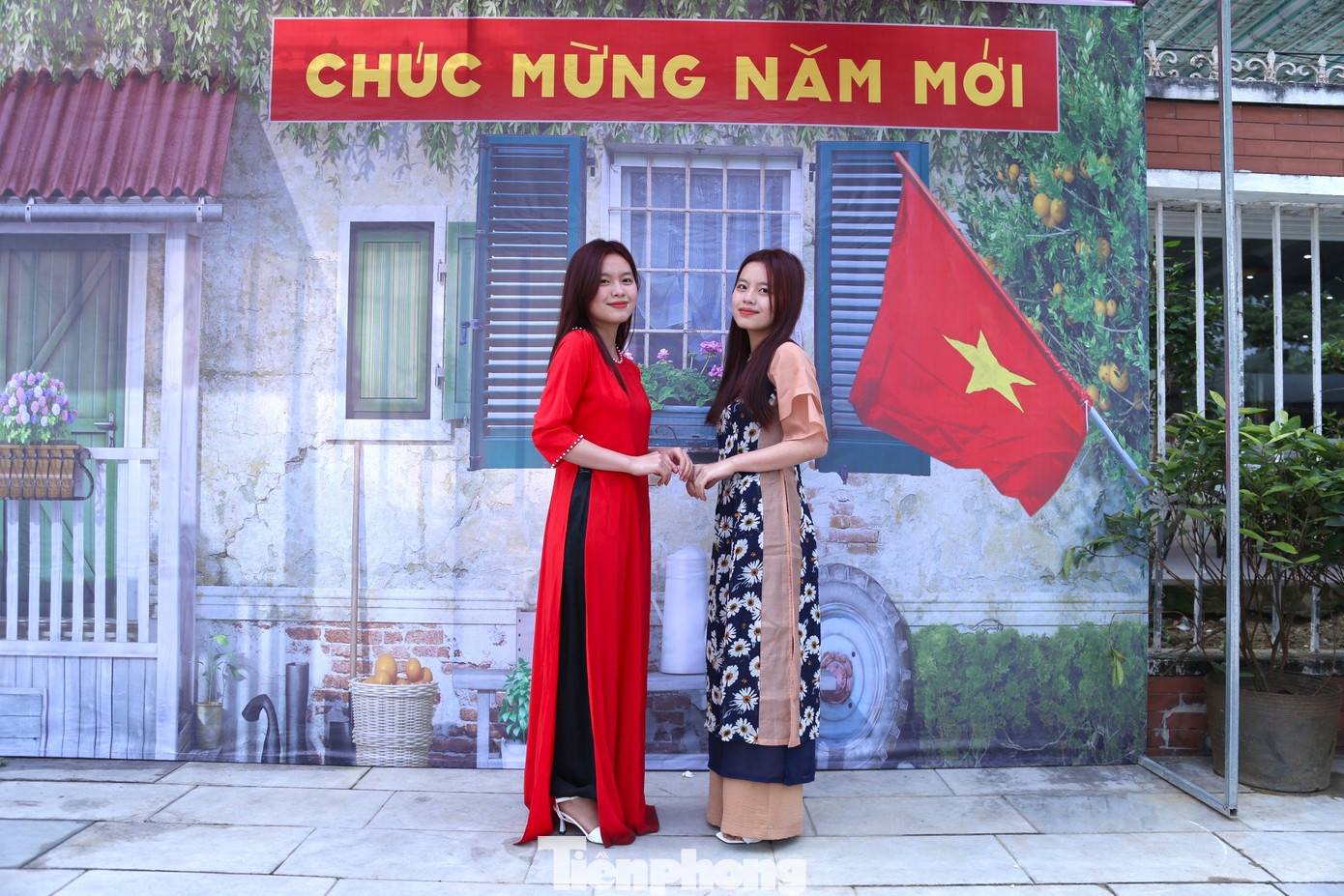 Duyên dáng trong tà áo dài truyền thống