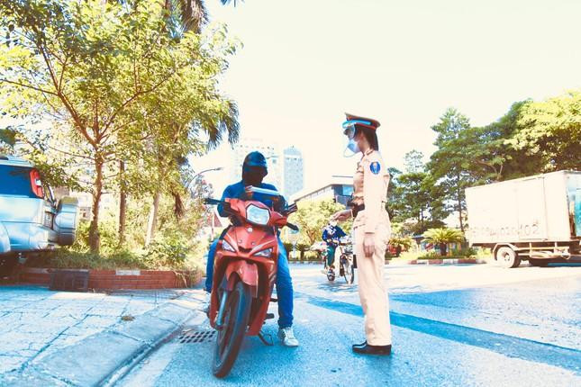 Dừng hoạt động thẻ hành nghề cho shipper tự do