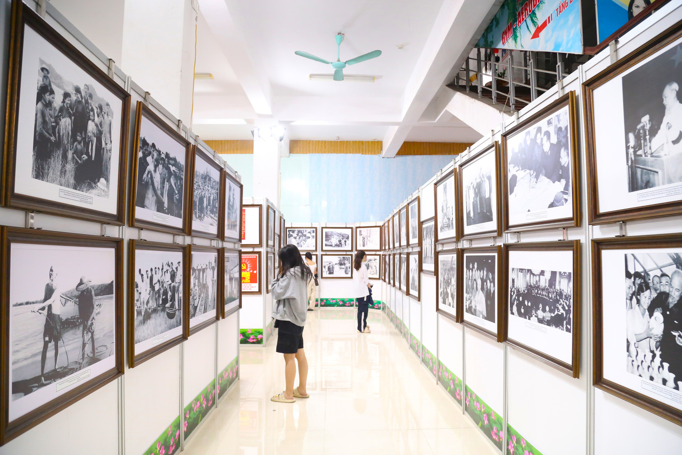 Bà Trần Thị Mỹ Hạnh, Giám đốc Sở Văn hóa, Thể thao và Du lịch tỉnh Nghệ An nhấn mạnh: “Triển lãm là dịp để giáo dục truyền thống yêu nước, khơi dậy niềm tự hào dân tộc, hun đúc ý chí và khát vọng phát triển đất nước cho các thế hệ hôm nay và mai sau. Thông qua triển lãm, công chúng có thêm cơ hội tiếp cận, hiểu sâu hơn về những giá trị tư tưởng và nhân cách Hồ Chí Minh - không chỉ bằng lý trí mà còn bằng xúc cảm và niềm kính yêu. Từ đó, mỗi người trong chúng ta sẽ thấy rõ hơn vai trò, trách nhiệm bản thân trong sự nghiệp công nghiệp hóa, hiện đại hóa đất nước, đưa đất nước bước vào kỷ nguyên mới - kỷ nguyên vươn mình của dân tộc Việt Nam”. Triển lãm Hồ Chí Minh đẹp nhất tên Người diễn ra từ ngày 16-20/5 tại Trung tâm Văn hóa tỉnh Nghệ An.