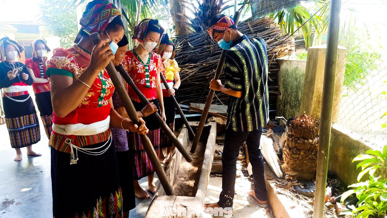 Điệu khua luống - một nét văn hoá đặc sắc của người Thái.