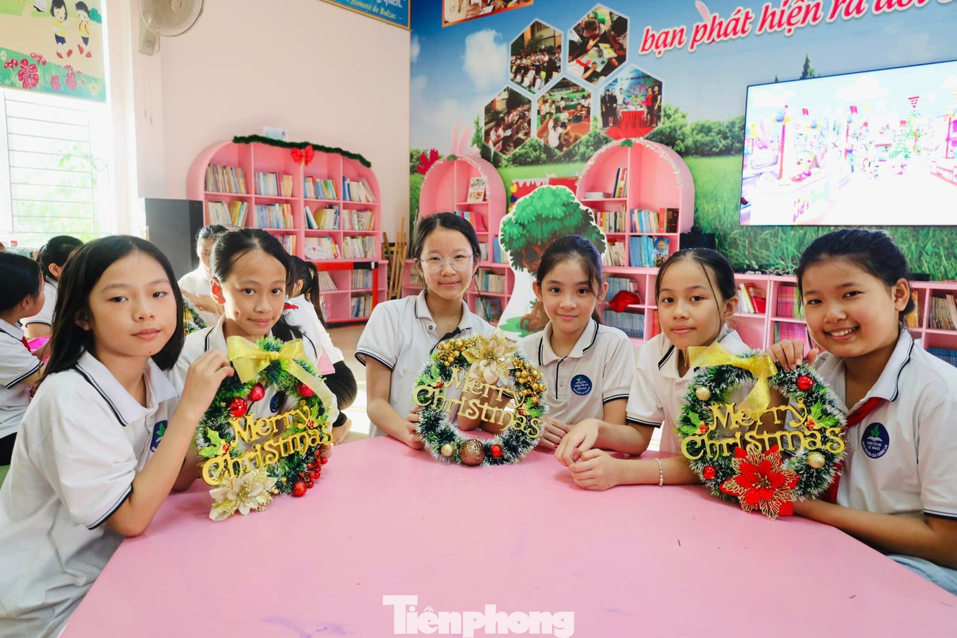 Những phần quà nhỏ xinh xắn sẽ mang đến cho các em nhỏ sự ấm áp, yêu thương trong mùa Giáng sinh.