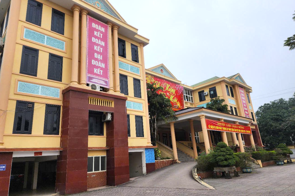 Trụ sở Huyện ủy Đô Lương (Nghệ An) Trụ sở Huyện ủy Đô Lương (Nghệ An)