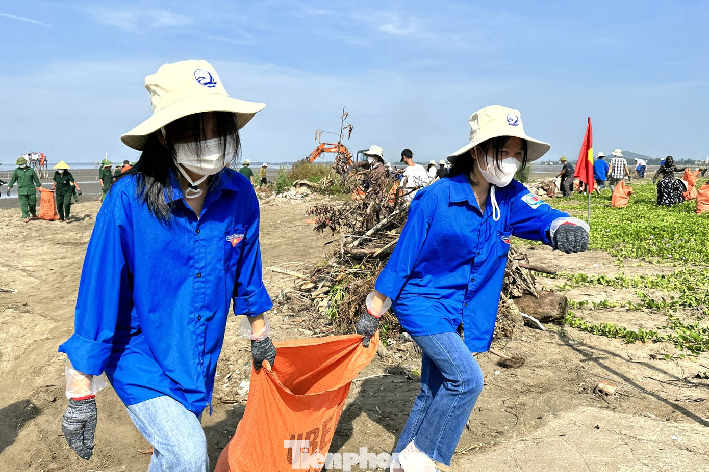 Rác được thu gom, tập kết đến nơi quy định để xử lý theo đúng quy trình.