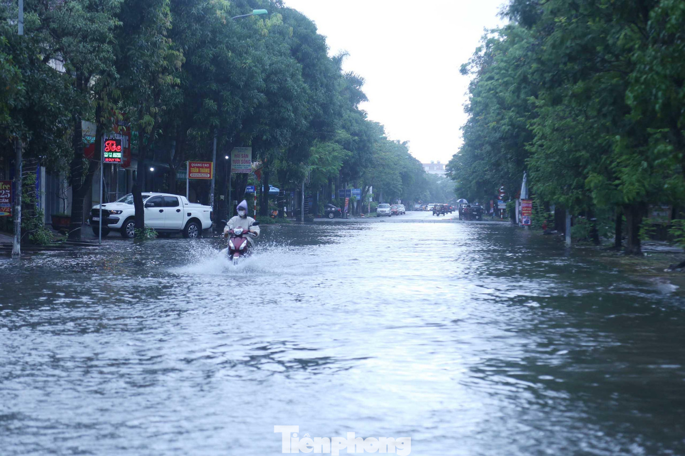 Tuyến đường Duy Tân "cứ mưa là ngập".