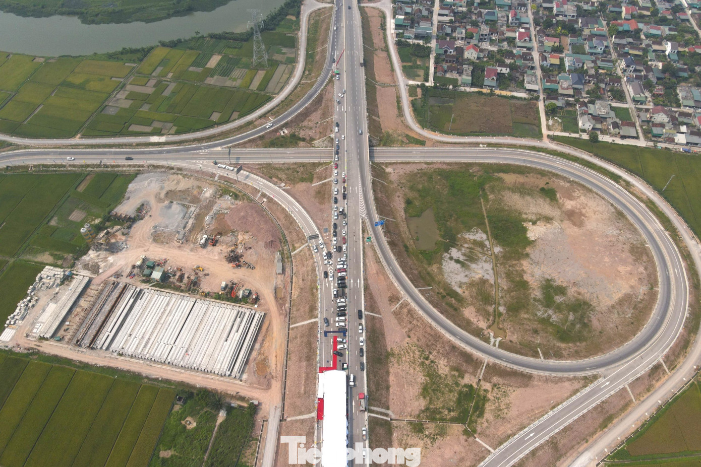 Với việc thông xe sẽ giúp rút ngắn khoảng thời gian di chuyển từ Hà Nội về TP Vinh (Nghệ An) chỉ còn hơn 3 giờ đồng hồ chạy xe.