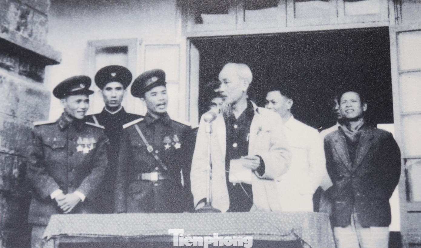 Là người học trò xuất sắc của Chủ tịch Hồ Chí Minh, suốt 2 cuộc kháng chiến trường kỳ, gian khổ của dân tộc, trong sự nghiệp xây dựng và bảo vệ Tổ quốc, Đại tướng Chu Huy Mân luôn đặt lợi ích của Tổ quốc, của Đảng lên trên lợi ích cá nhân; suốt đời cống hiến vì sự nghiệp cách mạng, “cần, kiệm, liêm chính, chí công, vô tư”, luôn có mặt ở những nơi nguy hiểm, khó khăn nhất, chung lưng, đấu cật với đồng chí, đồng đội, sâu sát cơ sở, hết lòng phục vụ Tổ quốc, phụng sự Nhân dân.