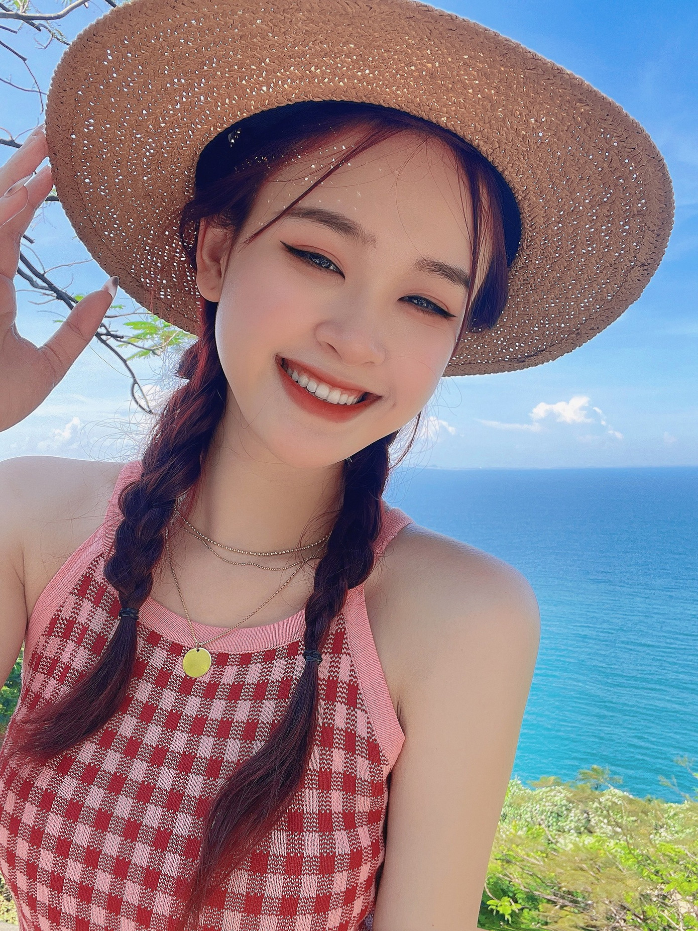 Nụ cười tươi rói "thương hiệu" của Thảo Vi.