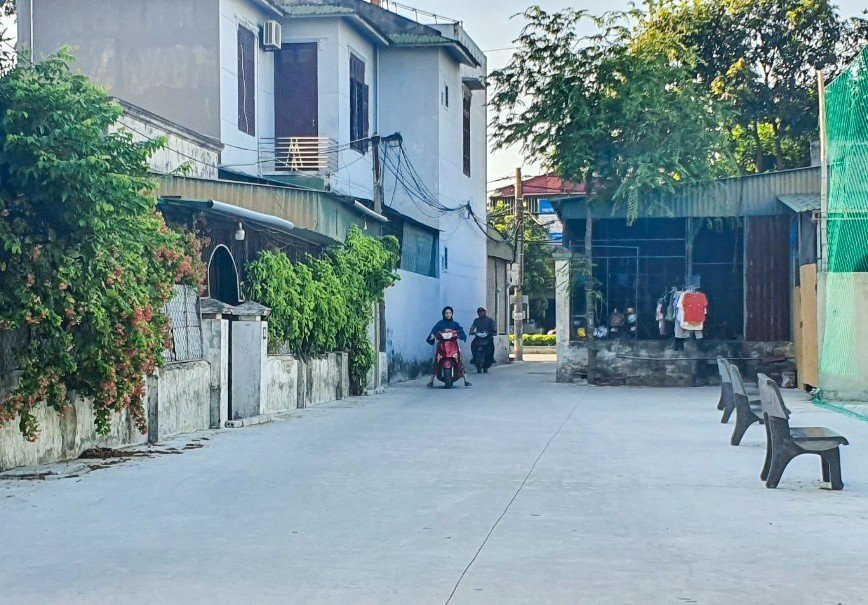 Con đường nâng cấp giúp việc lưu thông thuận tiện hơn Con đường nâng cấp giúp việc lưu thông thuận tiện hơn