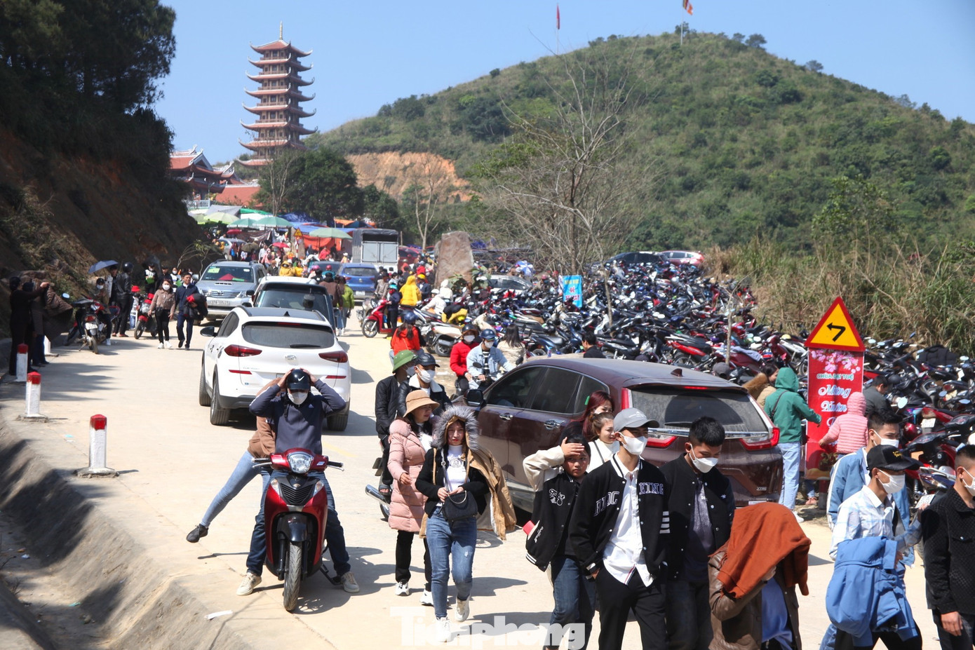 Vào dịp Tết Nguyên Đán, hàng vạn du khách thập phương đã đổ về chùa Đại Tuệ để dâng hương, vãn cảnh, cầu an. Đặc biệt, lễ hội “Khai bút, cầu trí tuệ” đã trở thành một trong những hoạt động quan trọng nhất của chùa Đại Tuệ dịp đầu xuân.