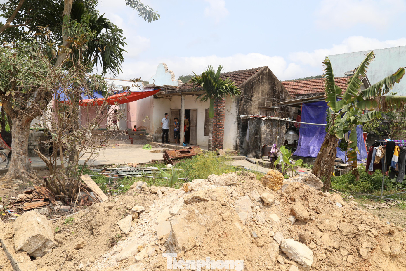 Một hộ dân ở xã Quỳnh Vinh, thị xã Hoàng Mai, Nghệ An chưa bàn giao mặt bằng Một hộ dân ở xã Quỳnh Vinh, thị xã Hoàng Mai, Nghệ An chưa bàn giao mặt bằng