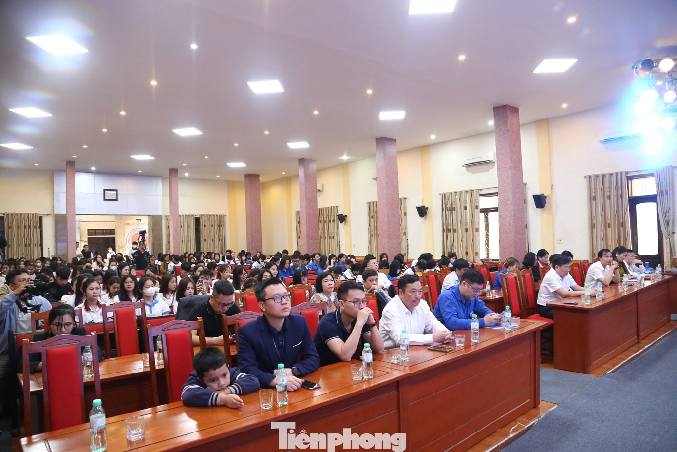 Ngày hội tư vấn hướng nghiệp, tuyển sinh năm 2024 tại Trường Đại học Kinh tế Nghệ An