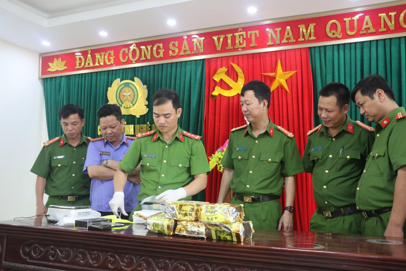 Tang vật vụ án