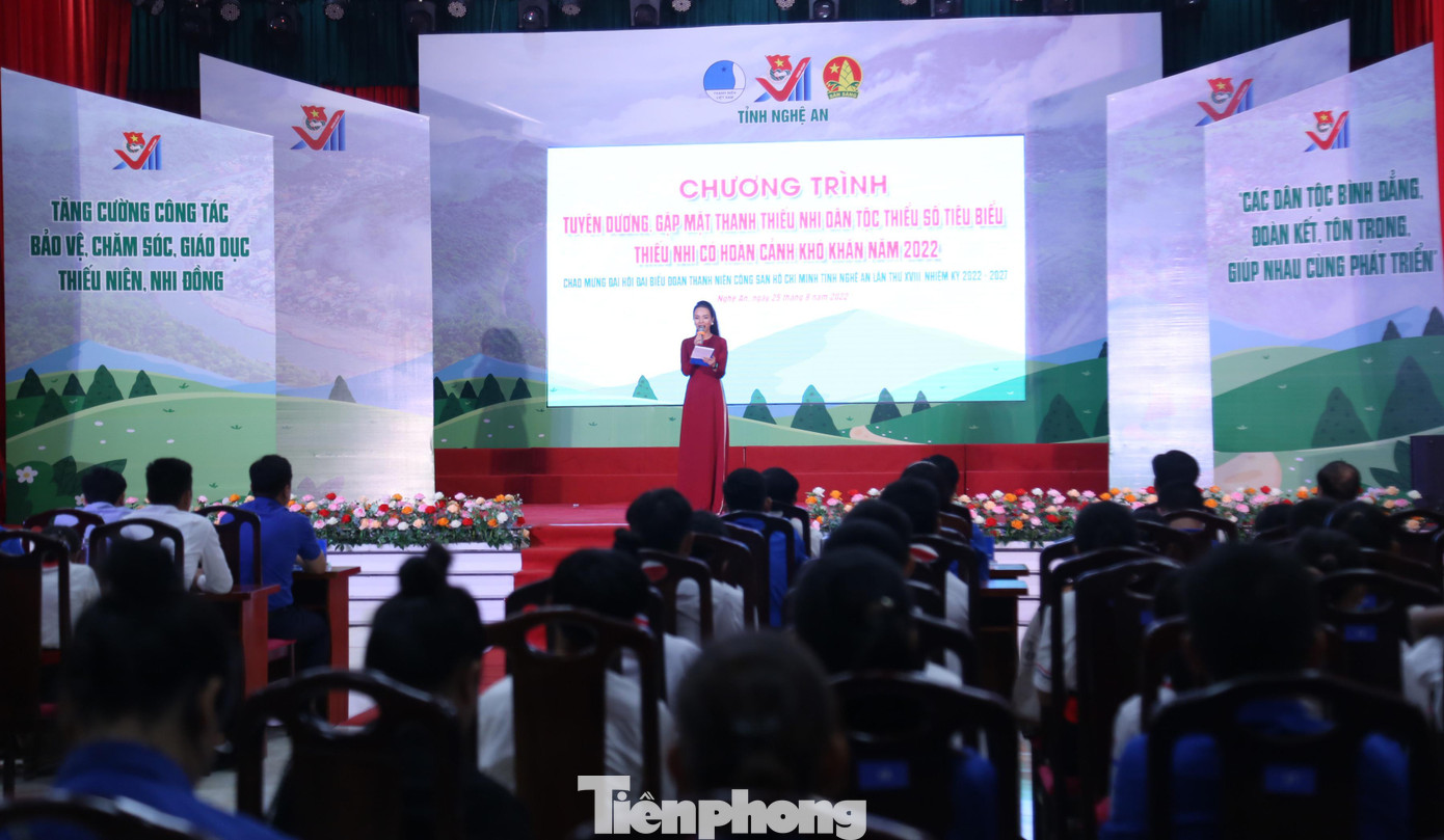 Toàn cảnh chương trình. (Ảnh: TH) Toàn cảnh chương trình. (Ảnh: TH)