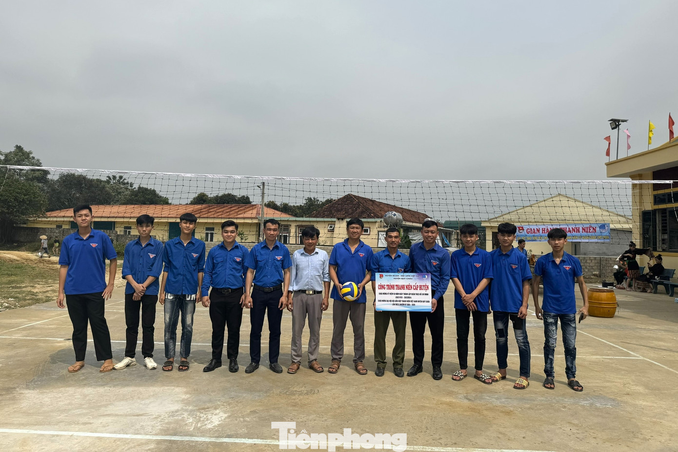 Tại ngày hội, Huyện Đoàn Quỳ Châu đã trao suất quà cho Câu lạc bộ văn hóa Thái bản Minh Tiến; trao tặng công trình thanh niên cấp huyện trị giá 15 triệu đồng.