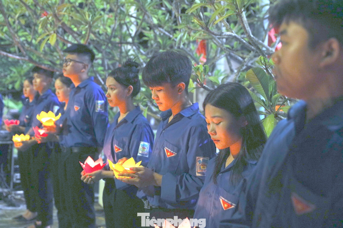 Trước anh linh Anh hùng liệt sĩ Lý Tự Trọng, tuổi trẻ Hà Tĩnh nguyện phát huy vai trò, trách nhiệm của mình, tích cực tham gia xây dựng và bảo vệ quê hương, đất nước...