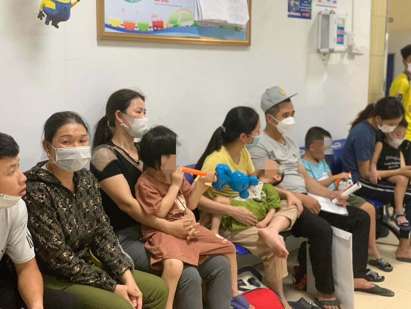 Nắng nóng gay gắt khiến trẻ em nhập viện tăng cao Nắng nóng gay gắt khiến trẻ em nhập viện tăng cao