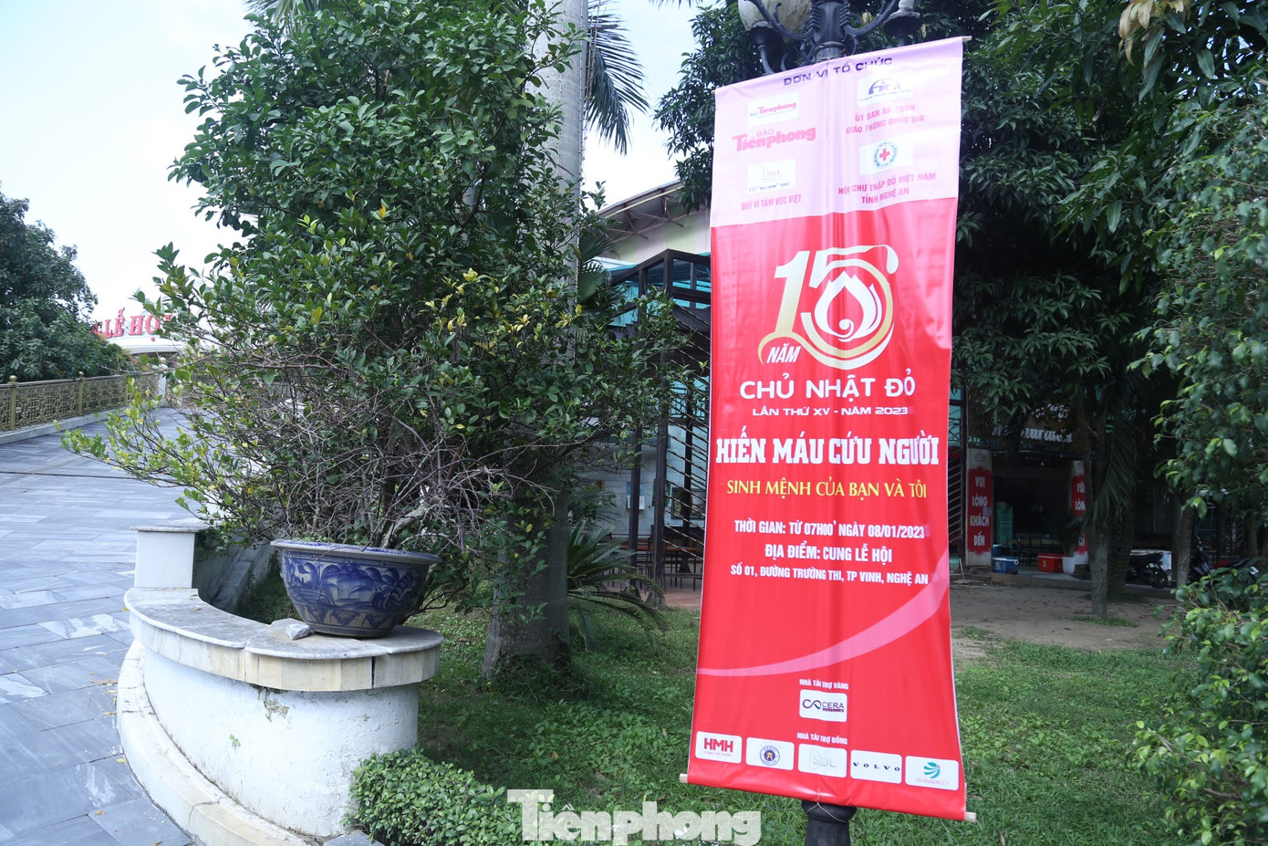 Pano, áp phích tại điểm hiến máu tình nguyện