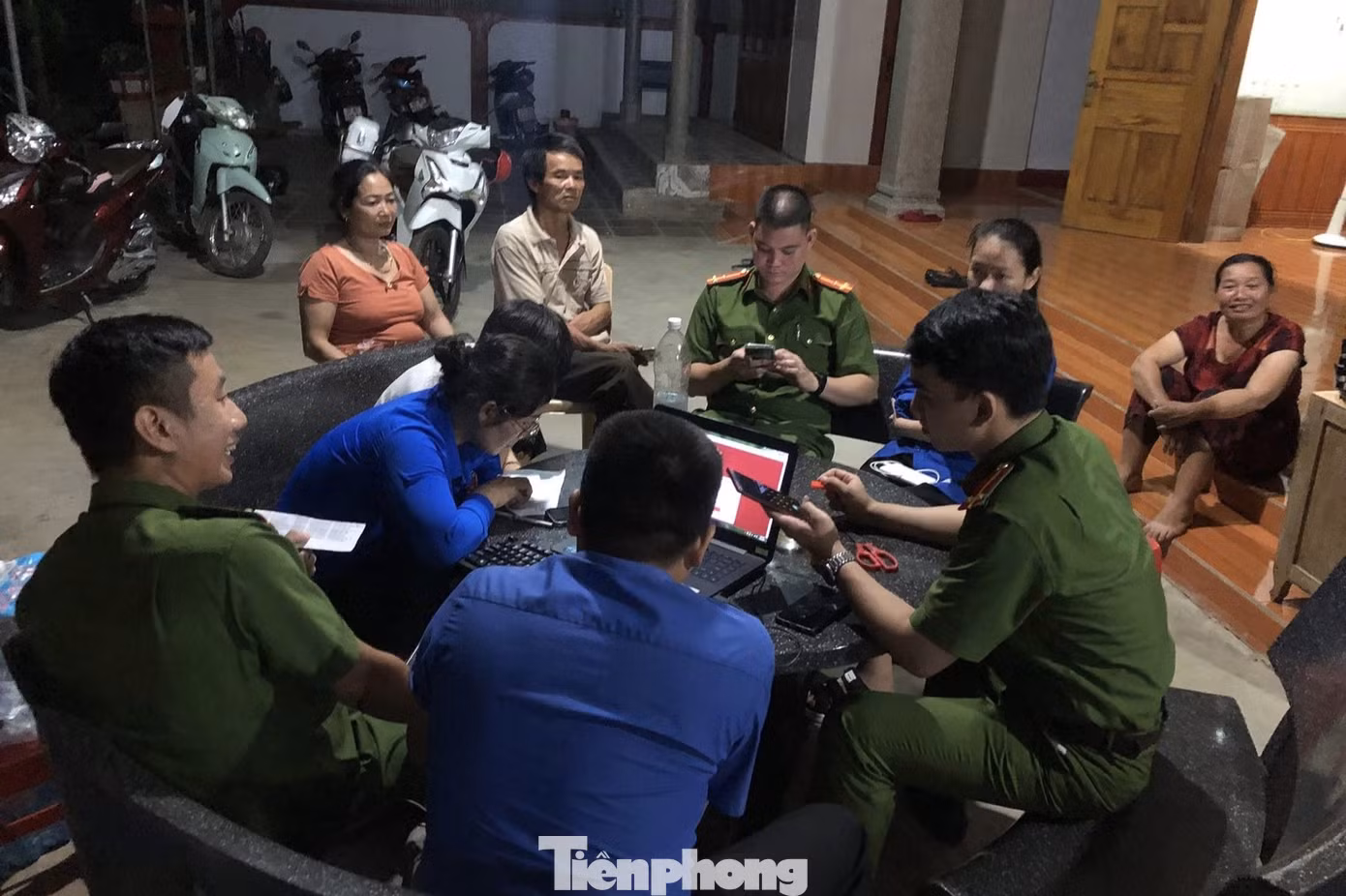 Sau 14 ngày phát động thi đua cao điểm Hướng về cơ sở, phủ xanh tài khoản định danh điện tử, tuổi trẻ Nghệ An đã hỗ trợ kích hoạt được gần 50.000 tài khoản.