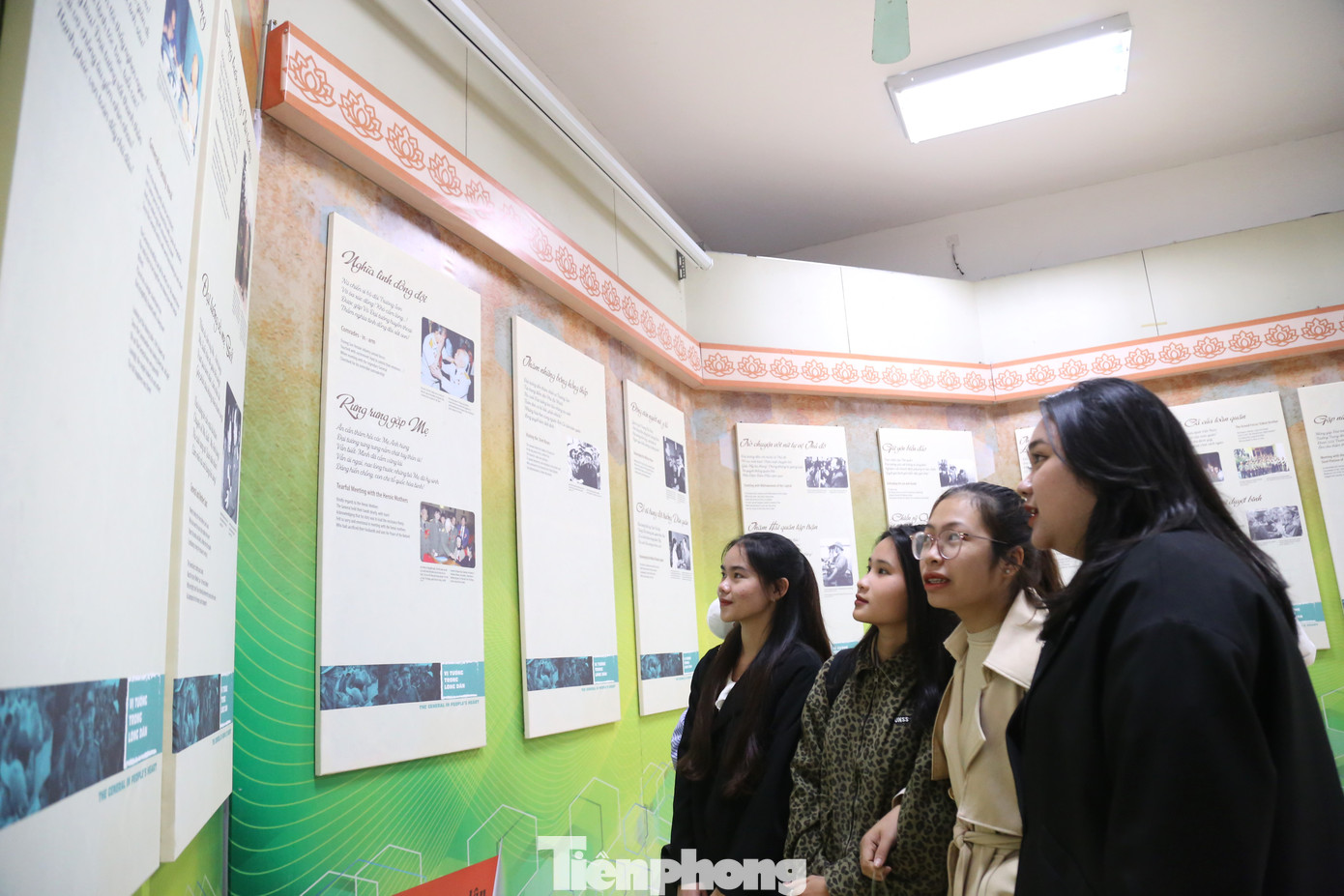 Em Phạm Thùy Trang (học sinh Trường Phổ thông năng khiếu Thể dục Thể thao Nghệ An) tâm sự: “Em rất vui và vinh dự khi được xem những tư liệu lịch sử quý giá về Đại tướng Võ Nguyên Giáp và chiến dịch Điện Biên Phủ. Triển lãm là dịp để thế hệ trẻ chúng em học tập và phấn đấu, chung tay xây dựng quê hương, đất nước ngày càng giàu đẹp”.