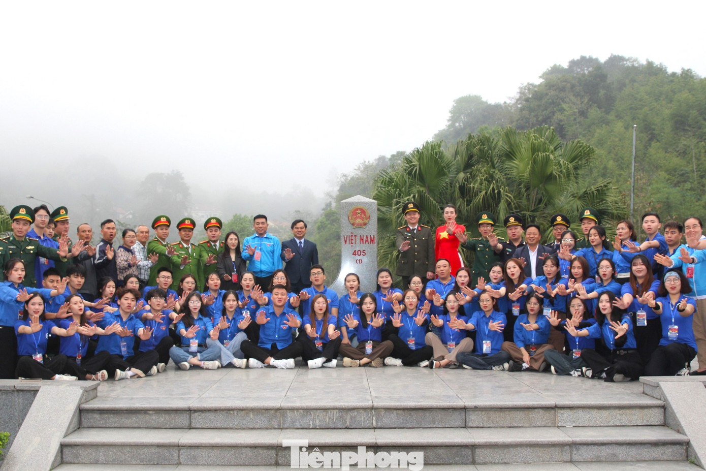 Chuỗi hoạt động ý nghĩatrong chương trình tình nguyện “Tháng ba biên giới - Biên cương Tổ quốc tôi” đã thể hiện tinh thần “Thanh niên xung kích, tình nguyện vì cuộc sống cộng đồng” - chủ đề Tháng Thanh niên 2024, hưởng ứng chương trình “Tự hào một dải non sông”. Chuỗi hoạt động ý nghĩatrong chương trình tình nguyện “Tháng ba biên giới - Biên cương Tổ quốc tôi” đã thể hiện tinh thần “Thanh niên xung kích, tình nguyện vì cuộc sống cộng đồng” - chủ đề Tháng Thanh niên 2024, hưởng ứng chương trình “Tự hào một dải non sông”.