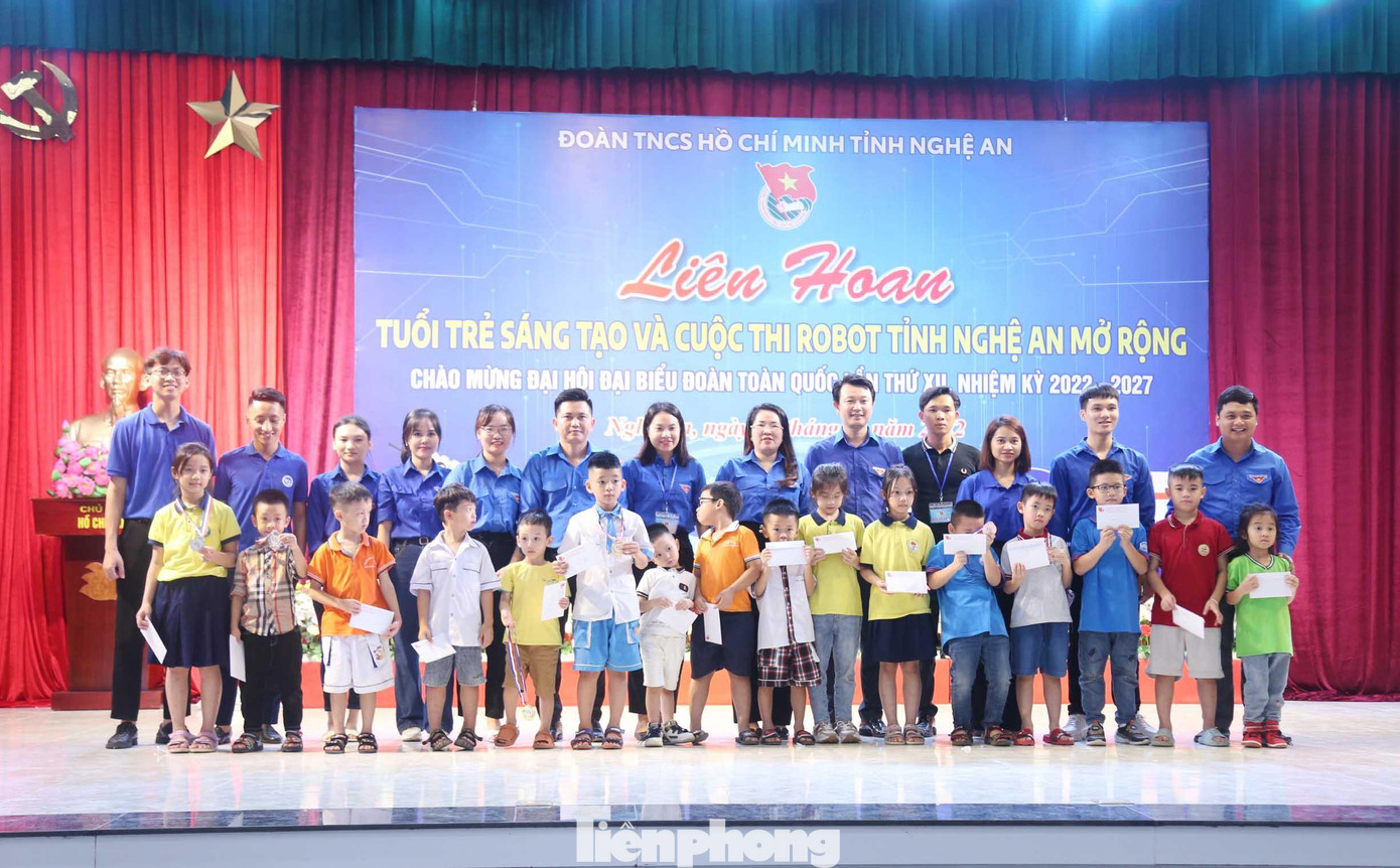 Giải Vàng Bảng Lego Education RHH thuộc về đội RHH5 Khoa Nguyên - Minh Khang (Nghệ An). Còn giải Vàng Bảng Gara stem thuộc về các đội thi: HP1 Mai Khả Hiền - Đào Đức Tiến - Đỗ Giao Bảo (thành phố Hải Phòng); các đội: DP5 Bùi Ngô Bình Nguyên; DP2 Nguyễn Hữu Minh Quang - Phan Bá Phúc; ; HP2 Phạm Nam Phúc Lâm - Đinh Huy Vũ - Trần Ngọc Gia Hân thuộc tỉnh Nghệ An.