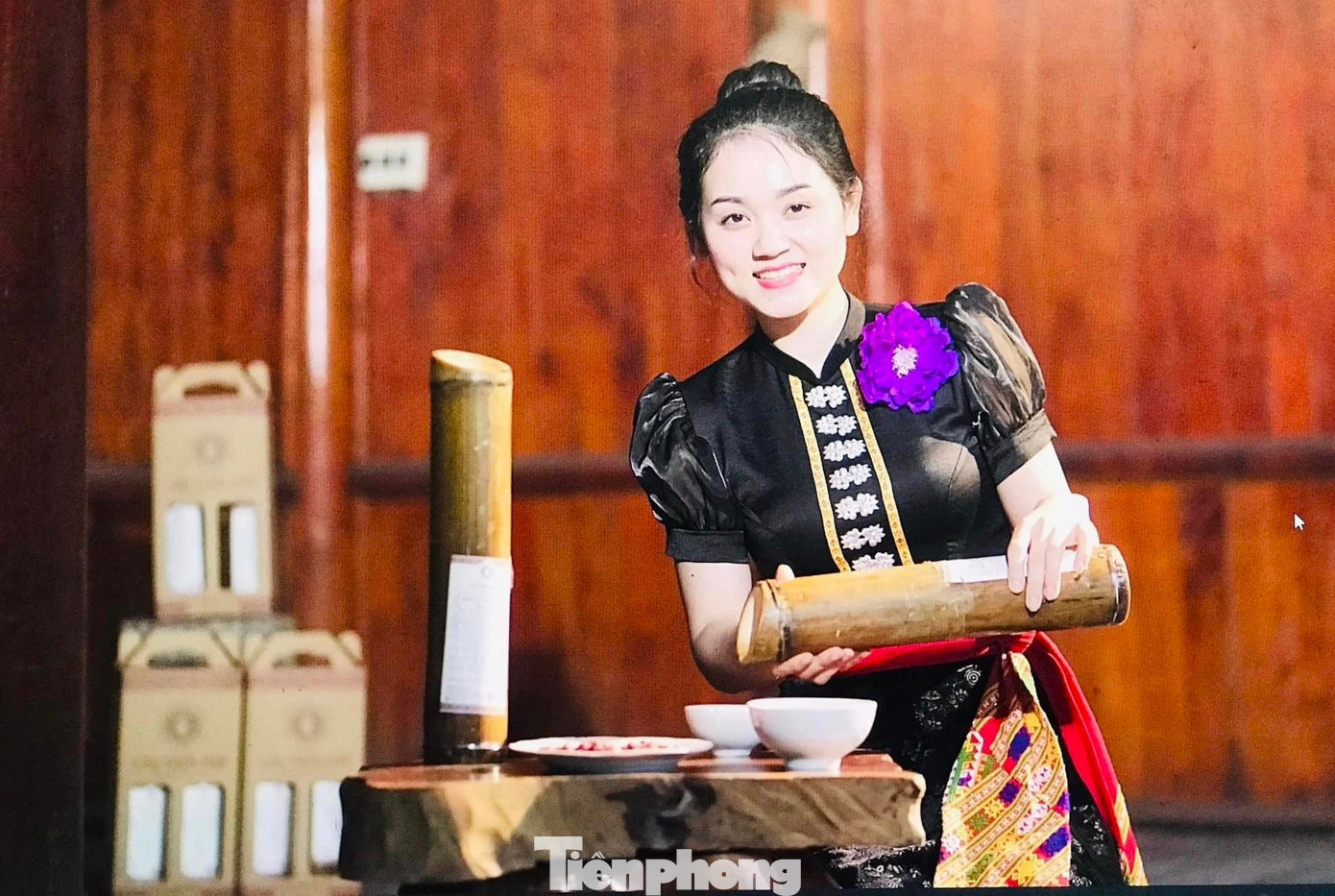 Lương Thị Hường - cô giáo mầm non quyết chuyển hướng sang kinh doanh rượu truyền thống Lảu Thẻn Phà.