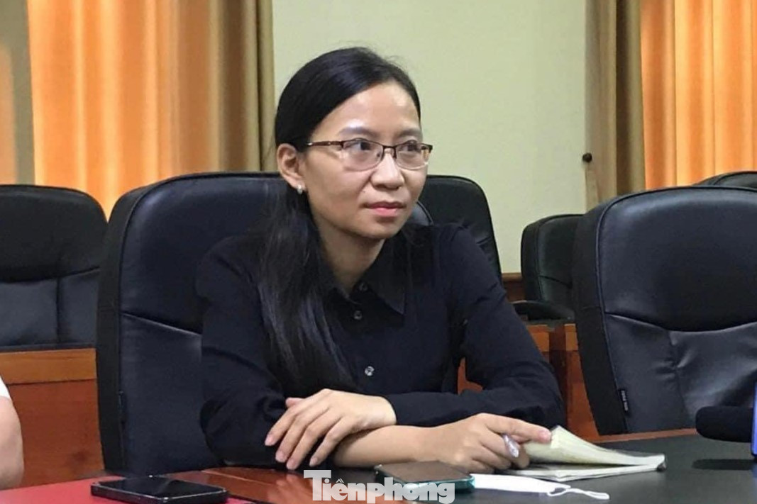 Cô Đặng Việt Hà, giáo viên chủ nhiệm lớp 10A15, Trường THPT chuyên Đại học Vinh.