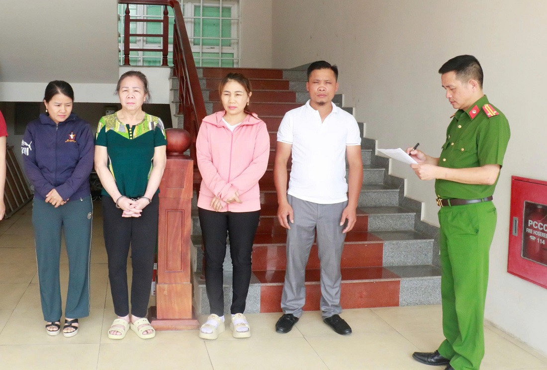 Các đối tượng tại cơ quan Công an Các đối tượng tại cơ quan Công an