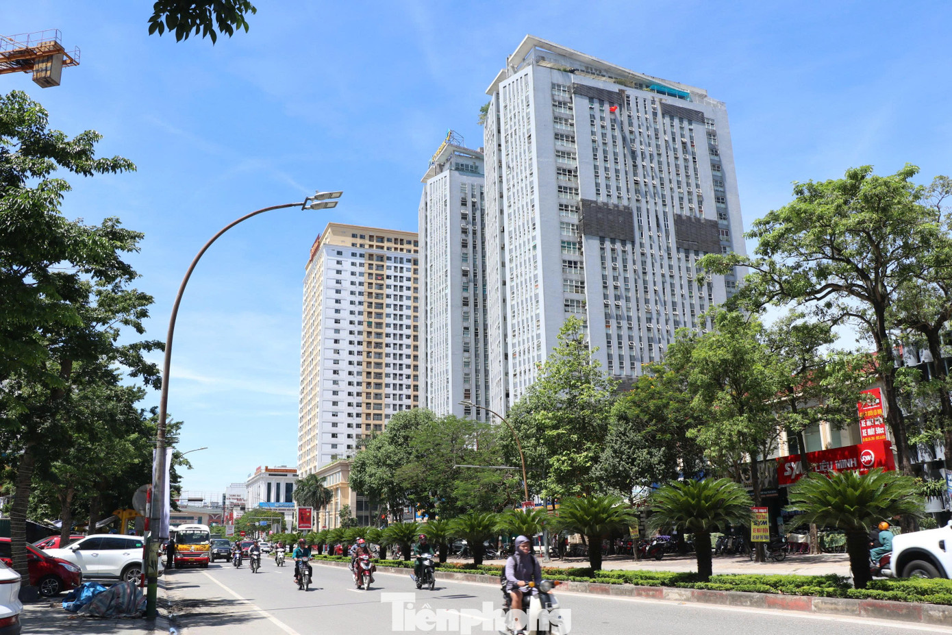 Tuyến đường Quang Trung (phường Quang Trung, thành phố Vinh) được điều chỉnh từ 52 triệu đồng/m2 lên 150 triệu đồng/m2. Đây cũng chính là tuyến quốc lộ 1, có nhiều trụ sở kinh doanh, khu chung cư cao cấp và khu căn hộ hiện đại.