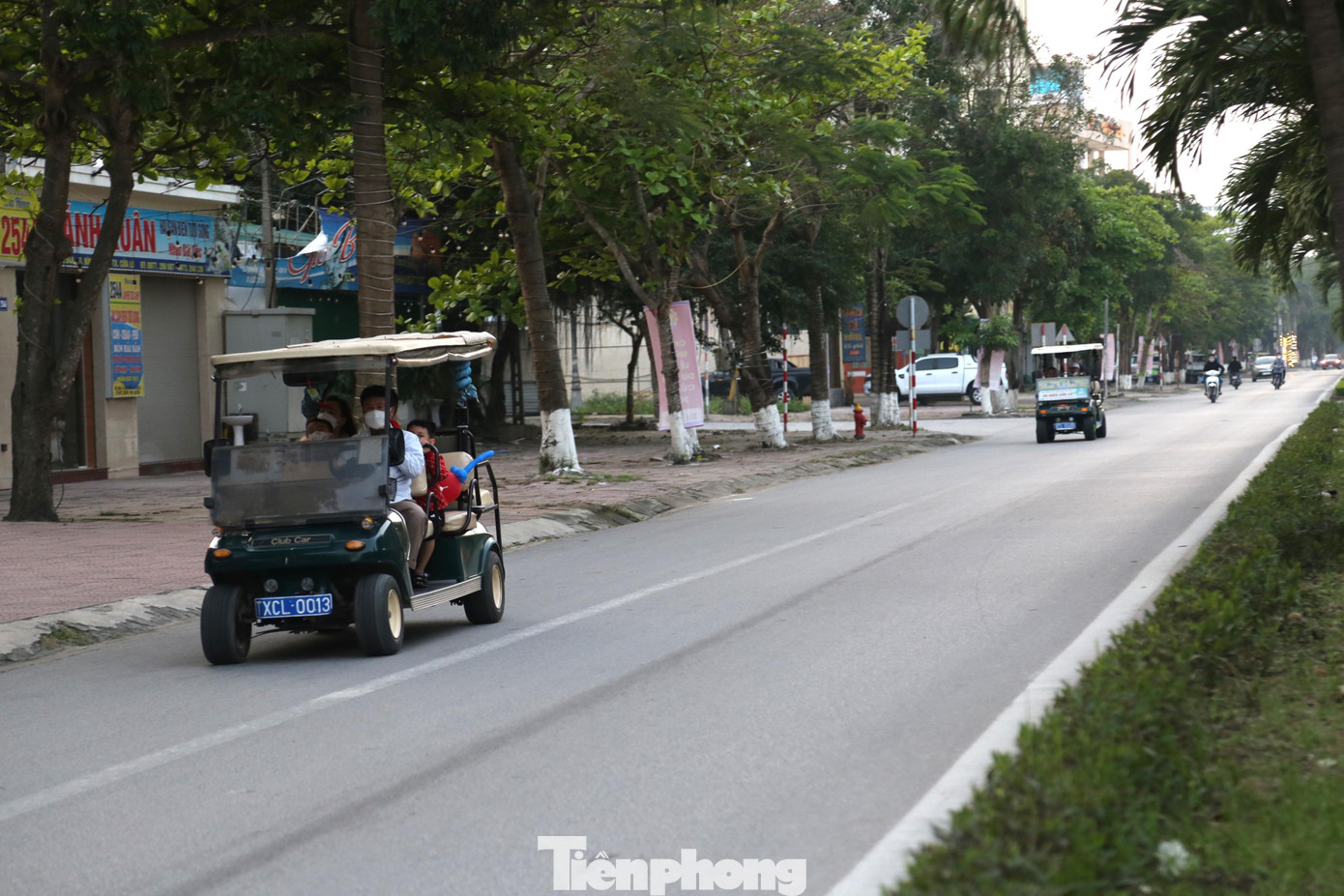 Hệ thống xe điện phục vụ du khách