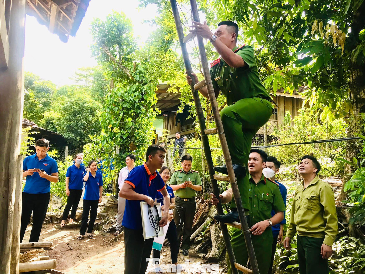 Toàn bộ kinh phí triển khai chương trình “Nguồn sáng xanh tri ân” do Đoàn Thanh niên thị trấn Thạch Giám kêu gọi ủng hộ của Công ty Điện năng lượng mặt trời Solar Sông Lam, chi nhánh Tây Nghệ An.