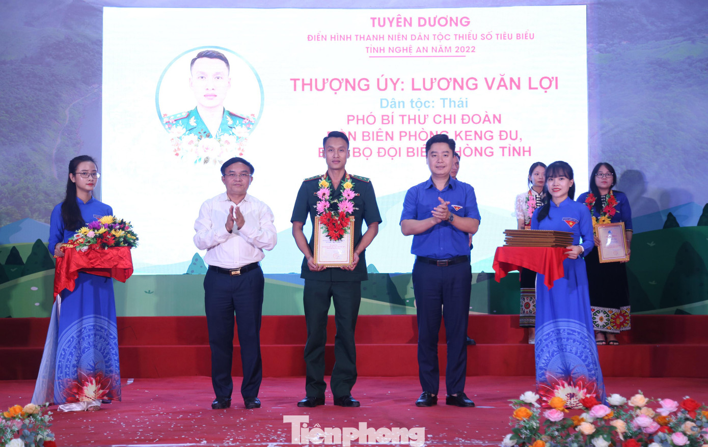 Thượng úy Lương Văn Lợi là 1 trong 24 gương thanh niên dân tộc thiểu số tỉnh Nghệ An được tuyên dương Thượng úy Lương Văn Lợi là 1 trong 24 gương thanh niên dân tộc thiểu số tỉnh Nghệ An được tuyên dương