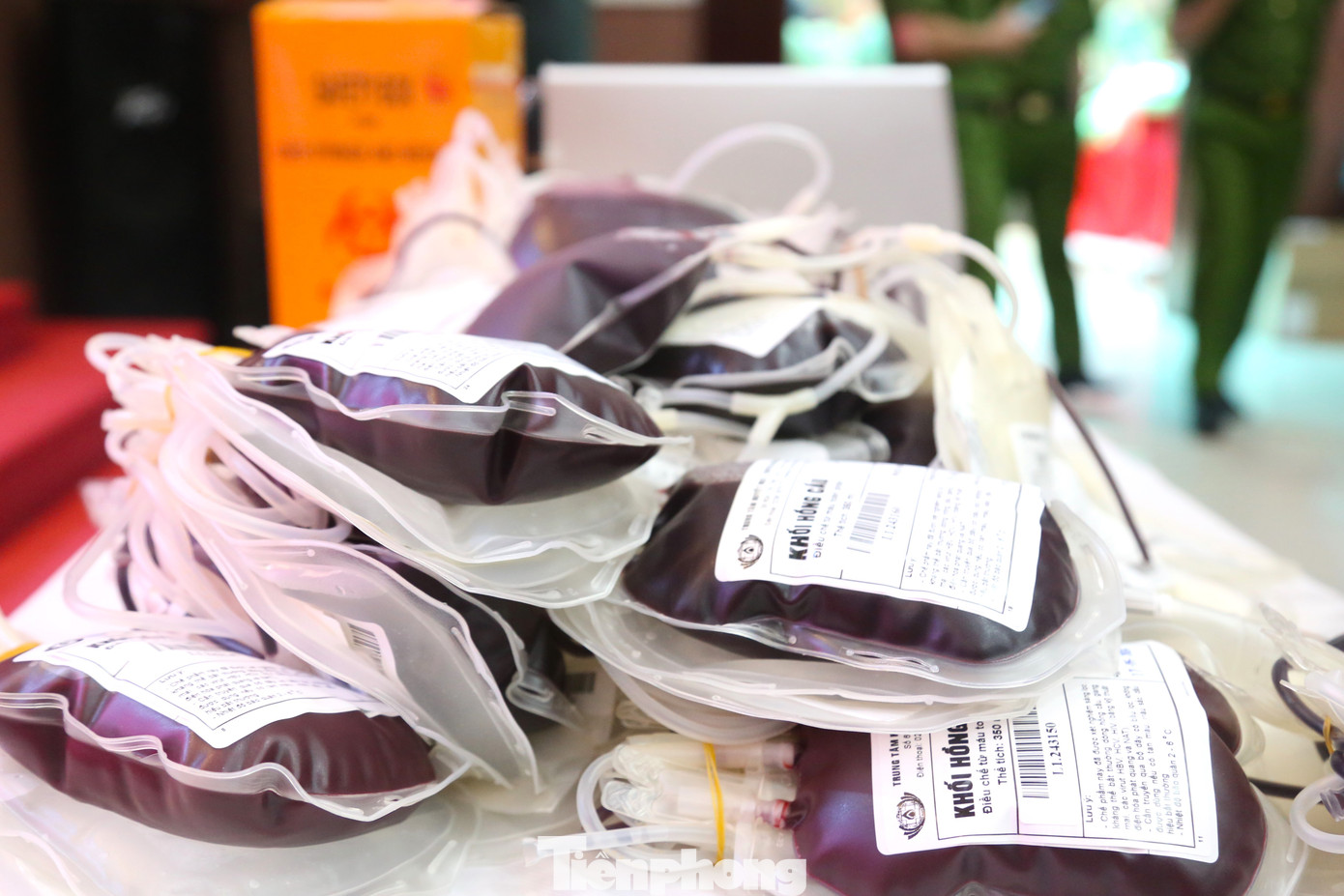 Những giọt máu tình nguyện này sẽ góp phần bổ sung kịp thời nguồn máu, cung cấp cho hoạt động cấp cứu và điều trị tại các bệnh viện trên địa bàn.