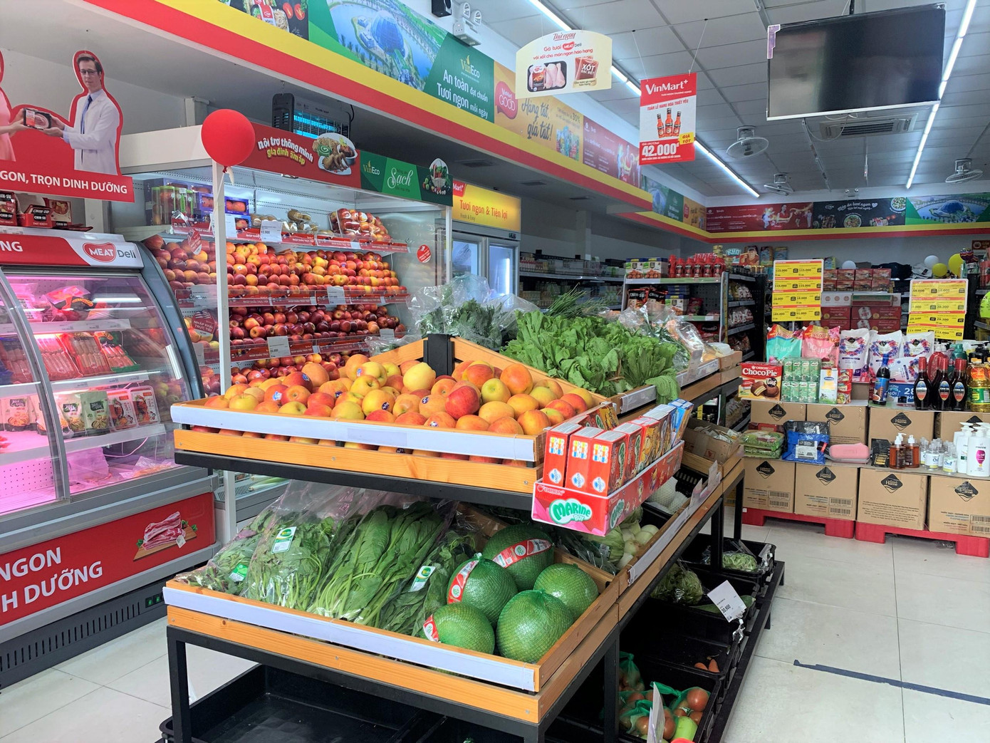 Các siêu thị, cửa hàng tiện lợi, chuỗi cửa hàng thực phẩm,... có trên địa bàn thành phố Vinh đều có nguồn thực phẩm dồi dào. Các siêu thị, cửa hàng tiện lợi, chuỗi cửa hàng thực phẩm,... có trên địa bàn thành phố Vinh đều có nguồn thực phẩm dồi dào.