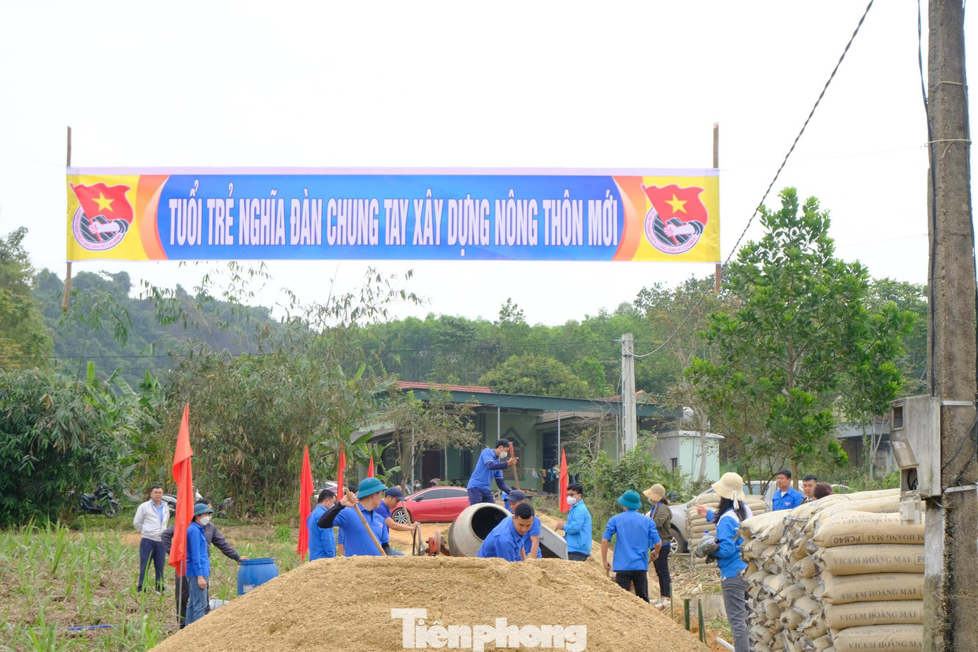 Chị Nguyễn Thị Phương Thúy – Phó Bí thư Tỉnh Đoàn Nghệ An chia sẻ: “Tháng Thanh niên 2023 với chủ đề “Tuổi trẻ Nghệ An tiên phong chuyển đổi số”, Ban Thường vụ Tỉnh Đoàn xác định đây là dịp để tăng cường chuyển đổi số đồng bộ trên tất cả các mặt công tác của Đoàn; phát huy vai trò của thanh niên tham gia tích cực công cuộc chuyển đổi số, ứng dụng công nghệ số. Trong tuần đầu tiên, các cấp bộ Đoàn đã triển khai các hoạt động một cách tích cực, sáng tạo, khoa học để đạt và vượt các chỉ tiêu đề ra, tạo khí thế sôi nổi hướng về cơ sở, tạo tiền đề quan trọng để tuổi trẻ toàn tỉnh tiếp tục thực hiện nhiều chương trình hành động ý nghĩa trong những tuần tiếp theo của Tháng Thanh niên”.