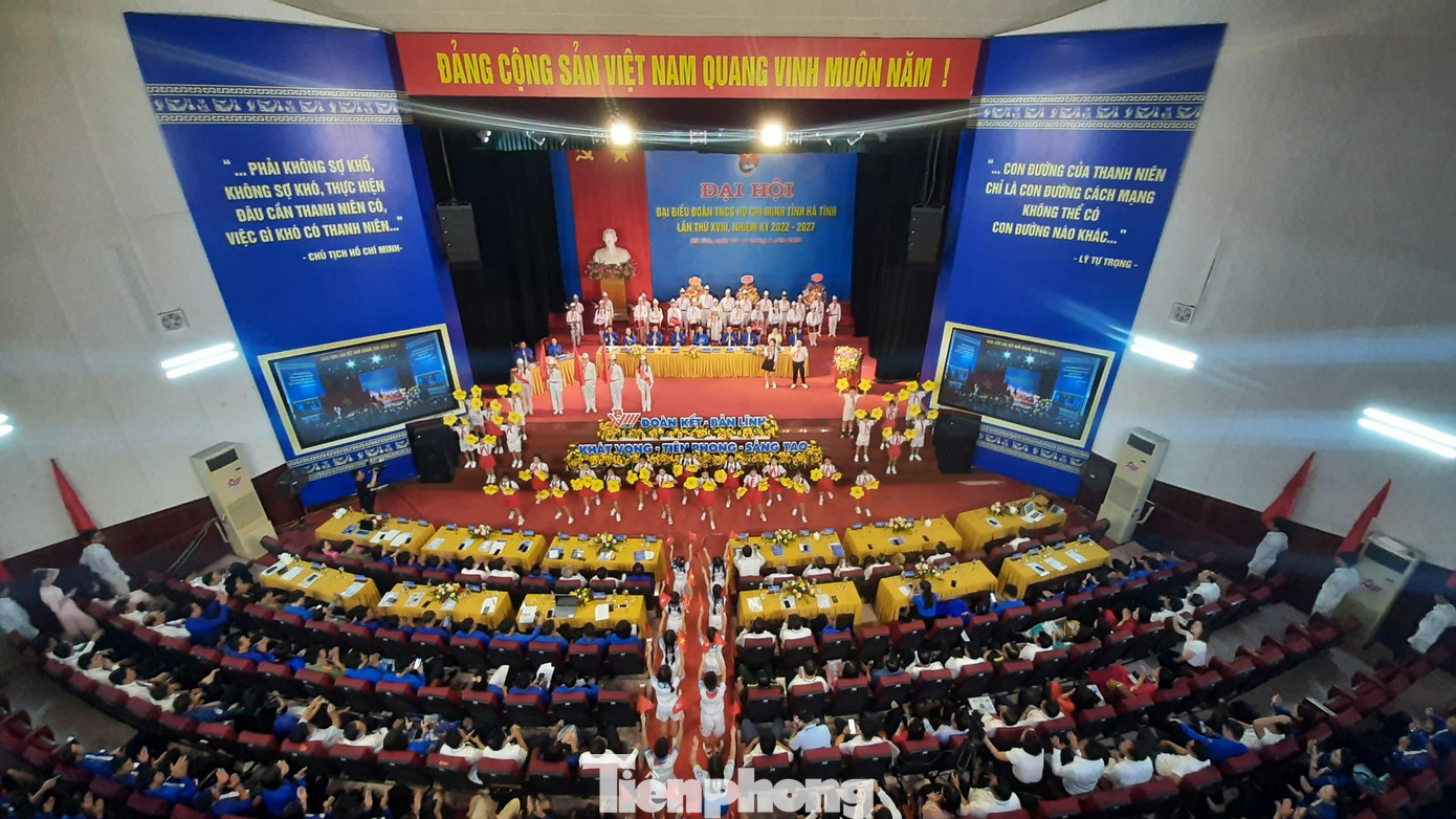 Sáng 16/8, Đại hội đại biểu Ðoàn TNCS Hồ Chí Minh tỉnh Hà Tĩnh khóa XVIII, nhiệm kỳ 2022 - 2027 diễn ra phiên trọng thể với sự tham dự của 208 đại biểu chính thức đại diện cho hơn 91 ngàn đoàn viên thanh niên toàn tỉnh.