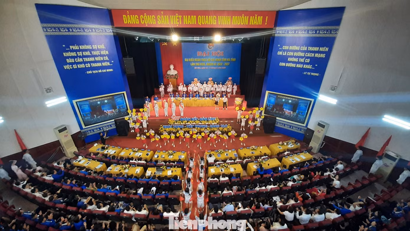 Sáng 16/8, Đại hội đại biểu Ðoàn TNCS Hồ Chí Minh tỉnh Hà Tĩnh khóa XVIII, nhiệm kỳ 2022 - 2027 diễn ra phiên trọng thể với sự tham dự của 208 đại biểu chính thức đại diện cho hơn 91 ngàn đoàn viên thanh niên toàn tỉnh.