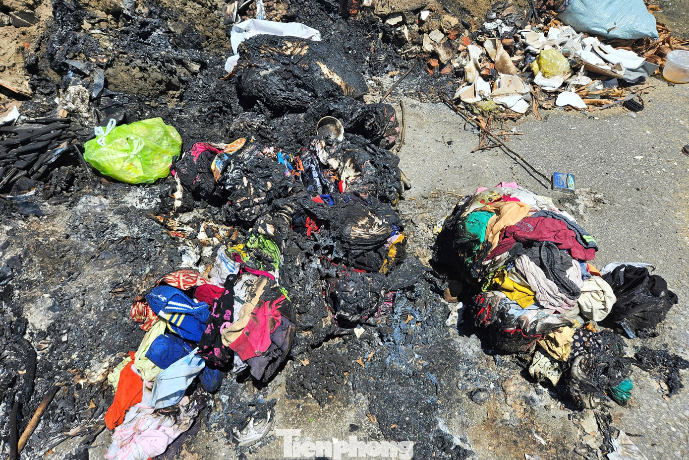 Mỗi ngày, thành phố Vinh thải ra khoảng 350 tấn rác sinh hoạt và con số này đang gia tăng nhanh chóng do quá trình đô thị hóa. Tình trạng vứt rác bừa bãi vẫn tiếp diễn ở nhiều khu vực, không chỉ làm mất mỹ quan đô thị mà còn tiềm ẩn nguy cơ ô nhiễm môi trường.