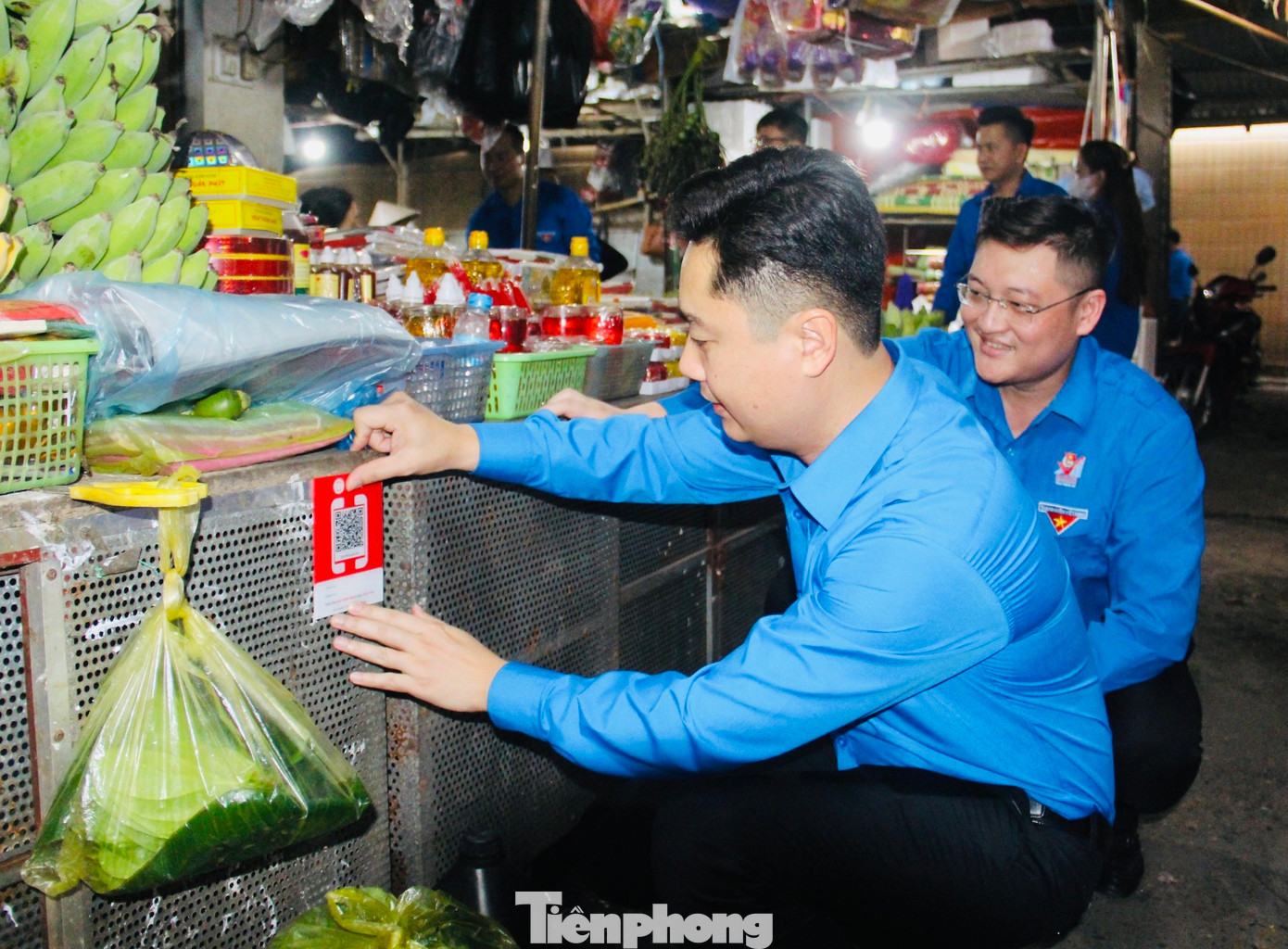 Tạo mã QR Pay thanh toán hóa đơn trực tuyến và triển khai, nhận rộng mô hình “Chợ điện tử”.